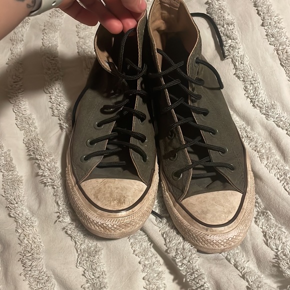 Converse - Picture 2 of 4